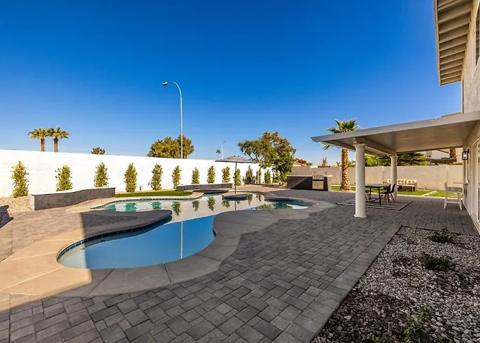 Modern House In Lakes Community Apartment Tempe