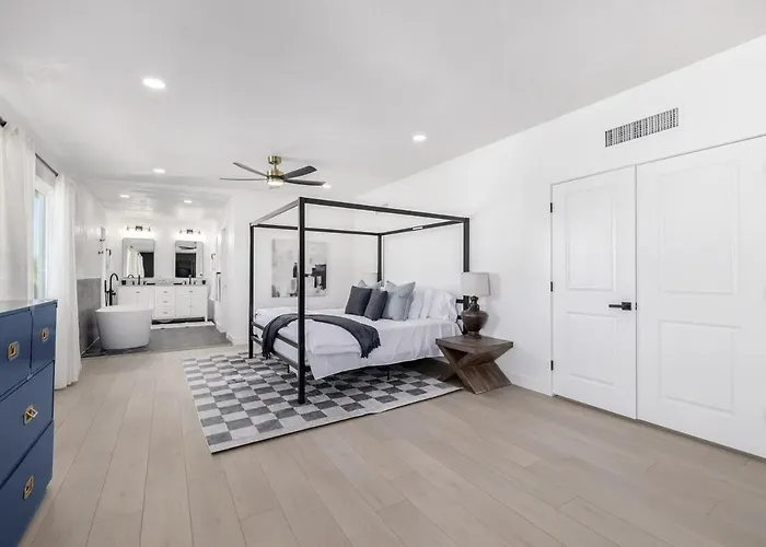 Modern House In Lakes Community Apartment Tempe