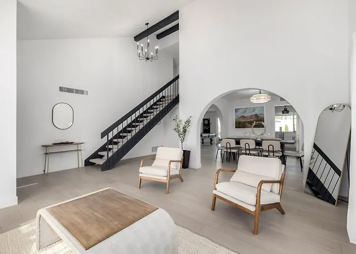 Modern House In Lakes Community Apartment *